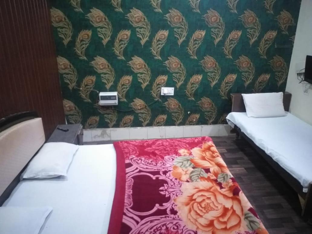 Abhiraj Guest House Mathura Exterior foto