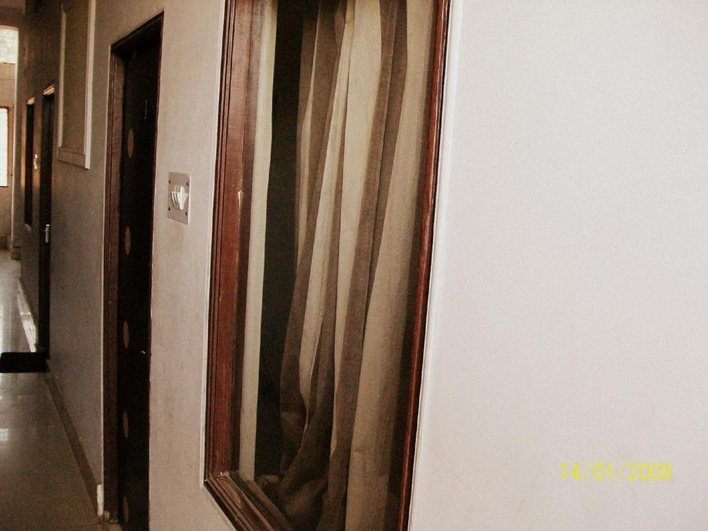 Abhiraj Guest House Mathura Exterior foto